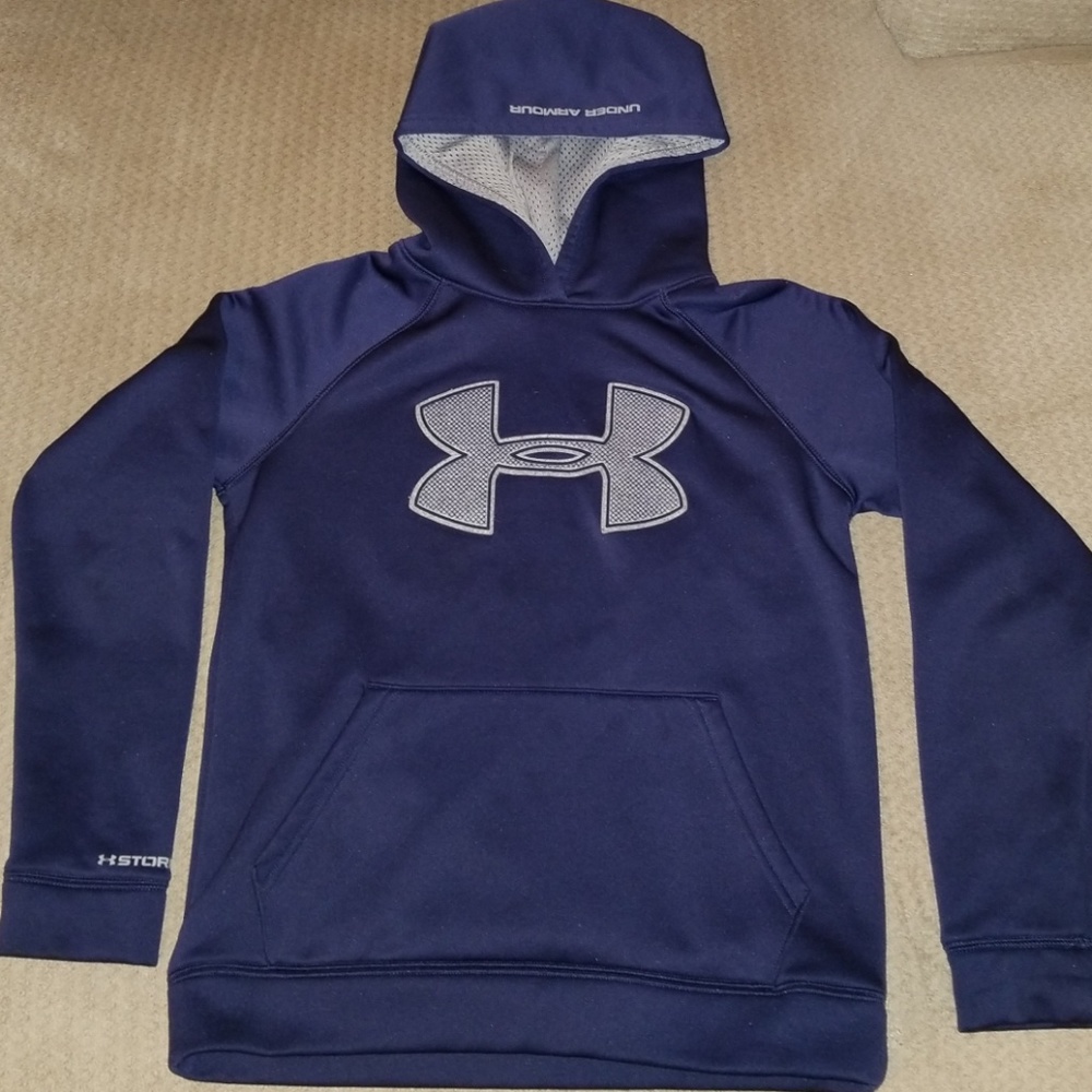 Youth Medium Under Armour navy blue pull over
